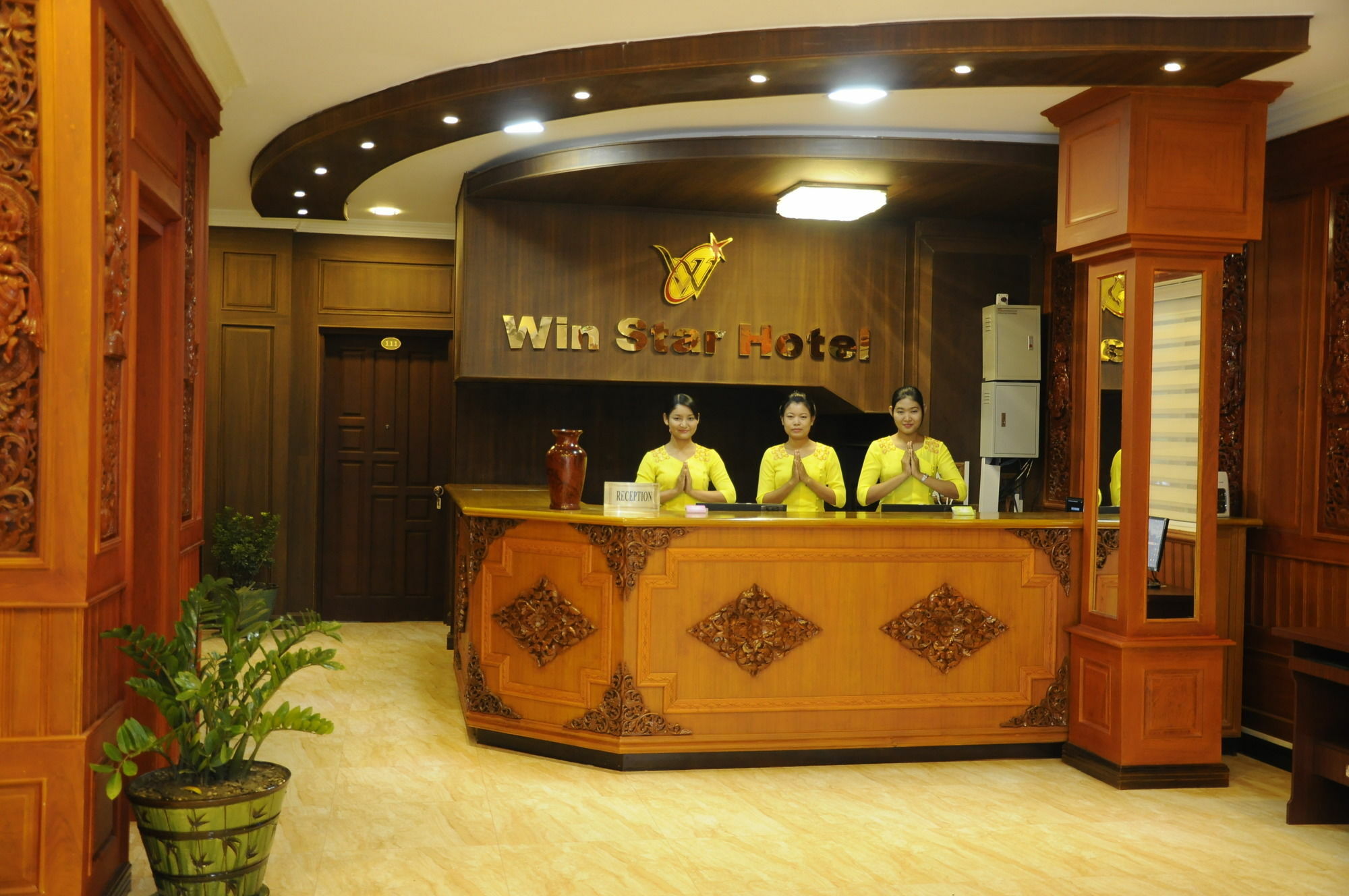 Win Star Hotel Мандалай Экстерьер фото